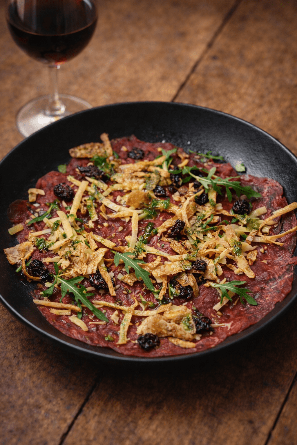 Rundercarpaccio met rode wijn